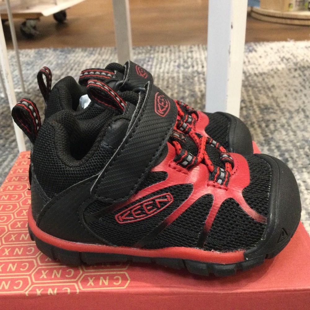 TOTS Keen Chandler Shoe Black/Red